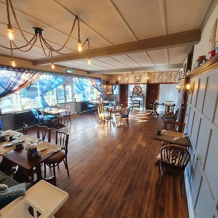 The Black Horse イン Hellifield